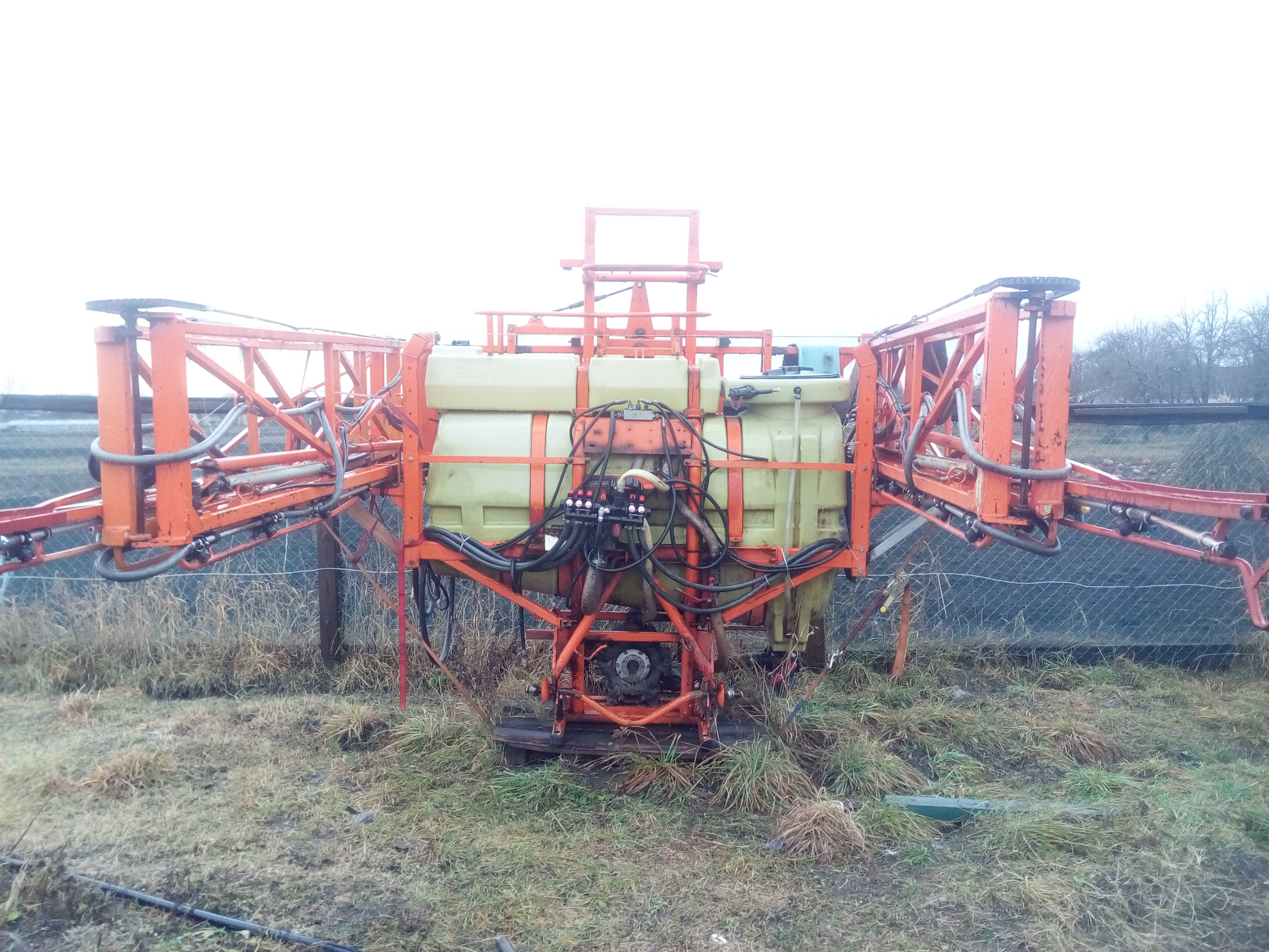 Продам Обприскувач навісний DOUVEN 1000 Liter
