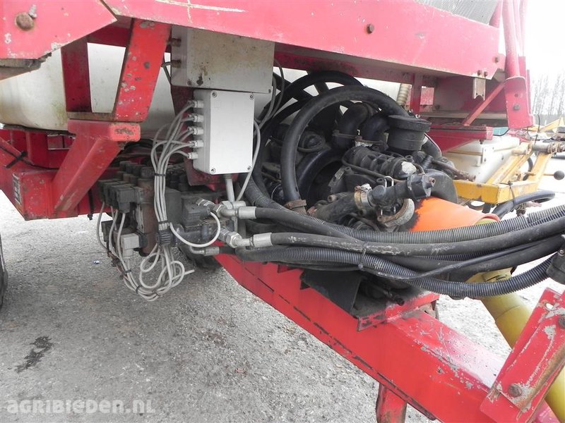  Обприскувач причіпний 1390_0026_10.jpg Продаж бу сг техніки з Нідерландів